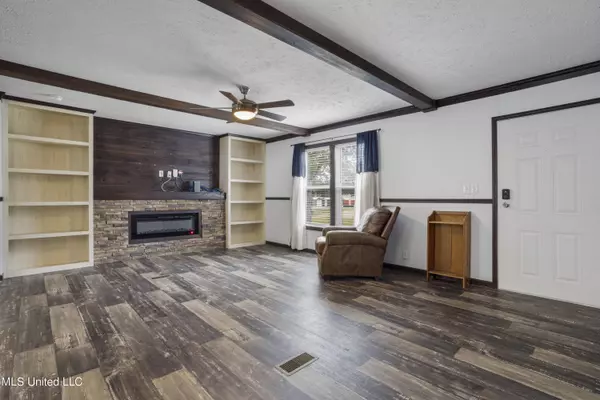 21257 Highway 603, Kiln, MS 39556