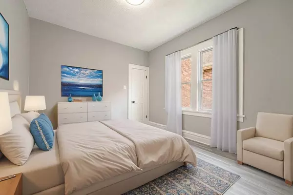 2306 Orchard ST, Blue Island, IL 60406