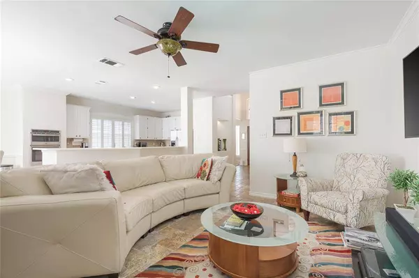 9839 Cliffside Drive, Irving, TX 75063