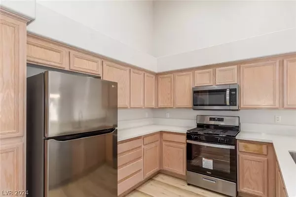 10041 Oak Creek Canyon Avenue, Las Vegas, NV 89147