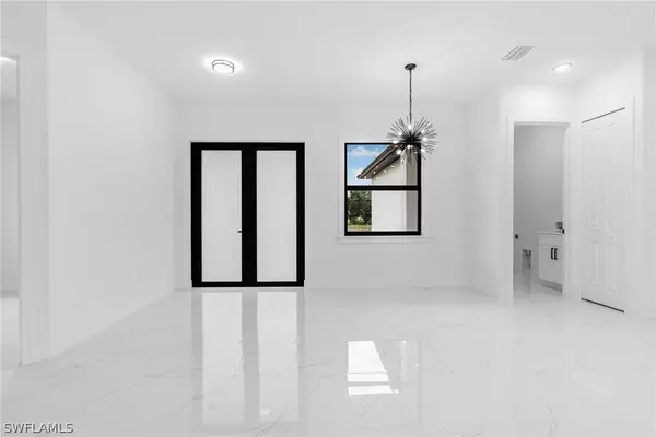 2816 18th ST SW, Lehigh Acres, FL 33976