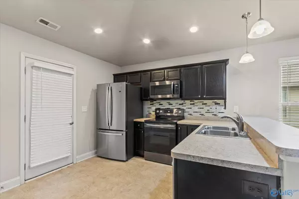 233 Valleyside Drive, Huntsville, AL 35810