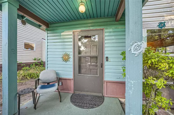 1722 26th AVE S, Seattle, WA 98144