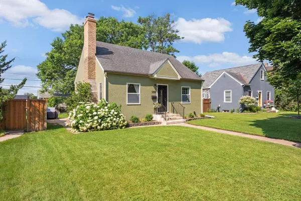 3350 Brownlow AVE, Saint Louis Park, MN 55426