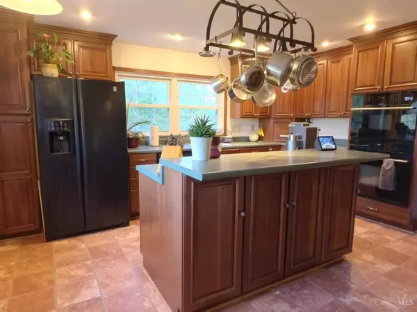 2866 Davis Rd, Tate Twp, OH 45106