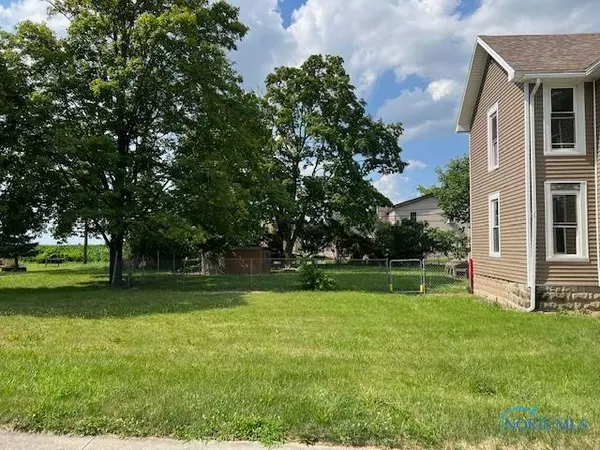 23008 Defiance PIKE, Custar, OH 43511