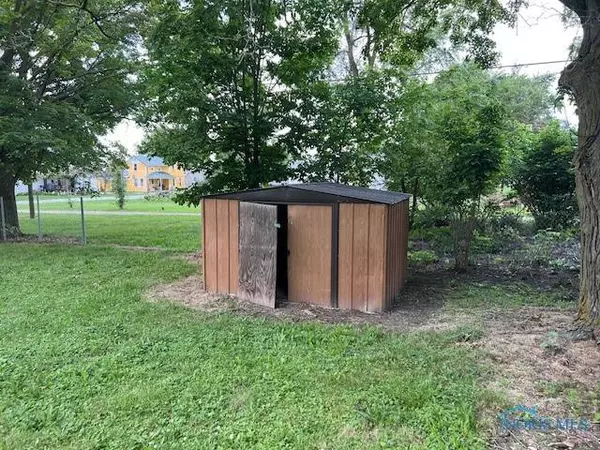 23008 Defiance PIKE, Custar, OH 43511