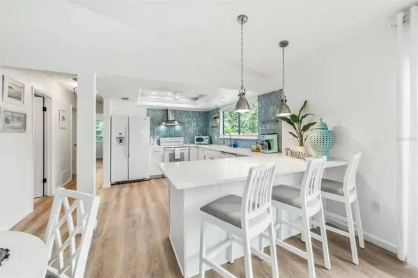 2911 WOODPINE CT, Sarasota, FL 34231