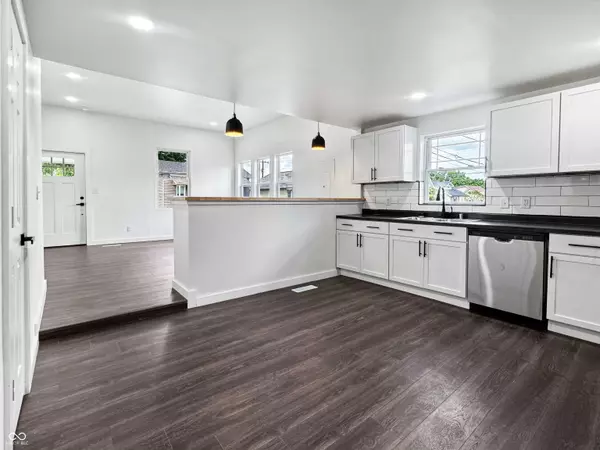 53 W Pearl ST, Greenwood, IN 46142