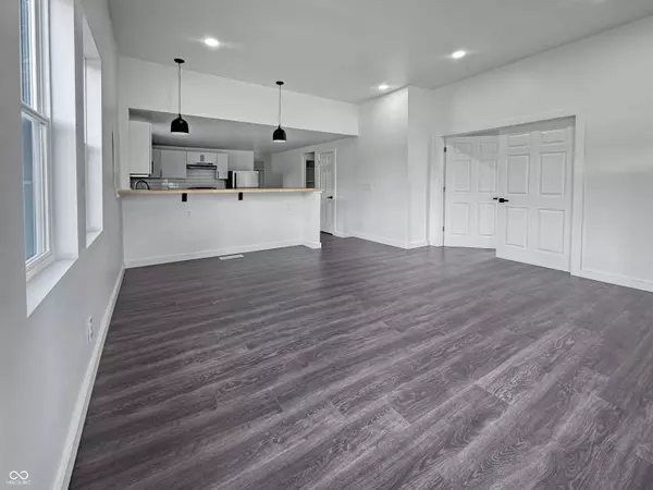 53 W Pearl ST, Greenwood, IN 46142