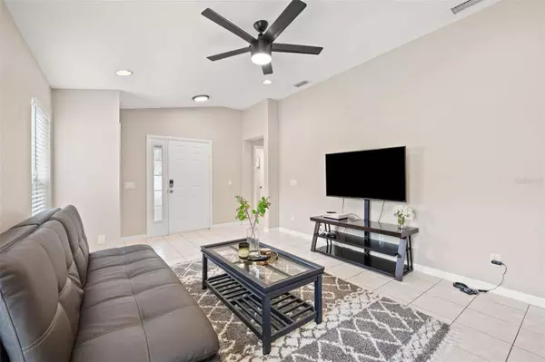 11555 HAMMOCKS GLADE DR, Riverview, FL 33569