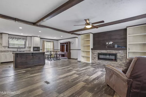 21257 Highway 603, Kiln, MS 39556