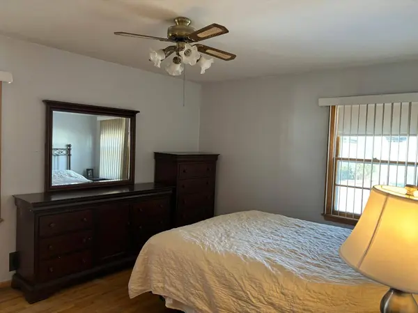 9124 Emerson AVE S, Bloomington, MN 55420