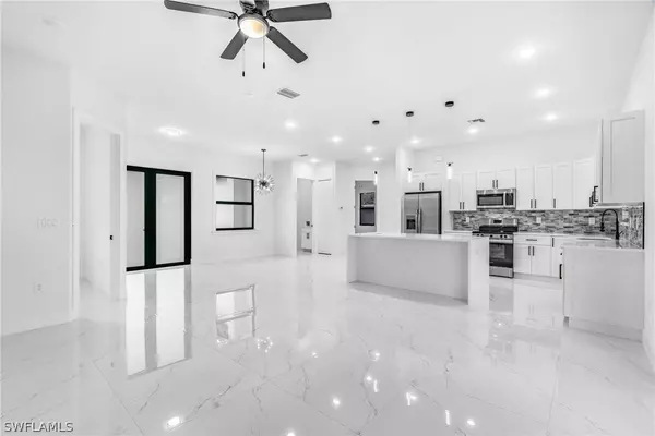 2816 18th ST SW, Lehigh Acres, FL 33976