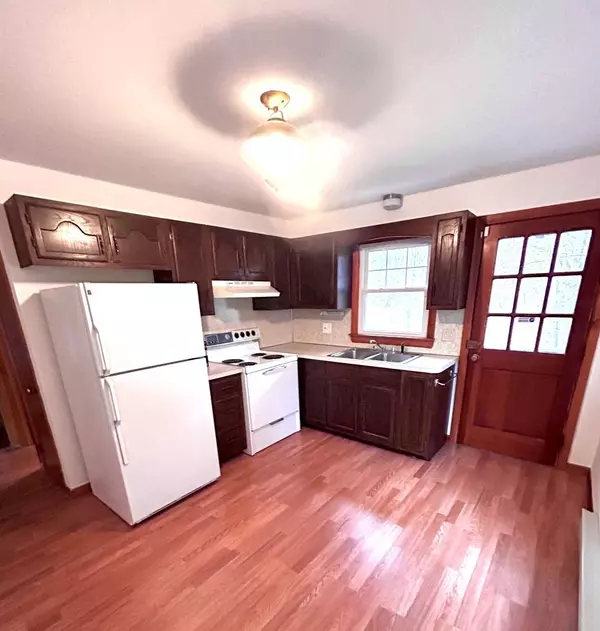 391 Chestnut Hill Ave, Waterbury, CT 06704-1615