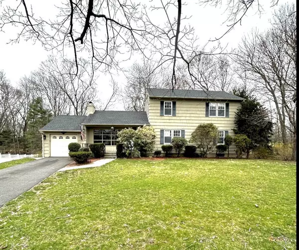 391 Chestnut Hill Ave, Waterbury, CT 06704-1615