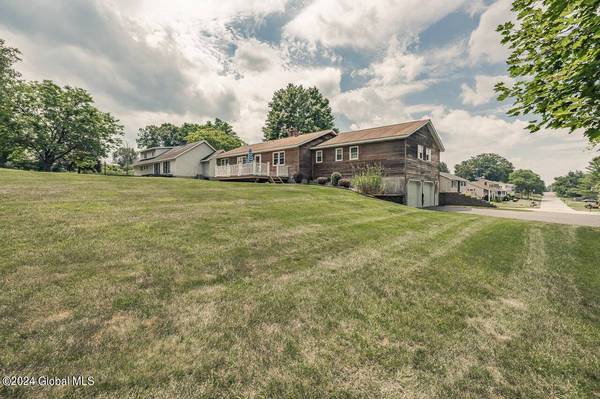 15 Sylvia Lane, Amsterdam, NY 12010