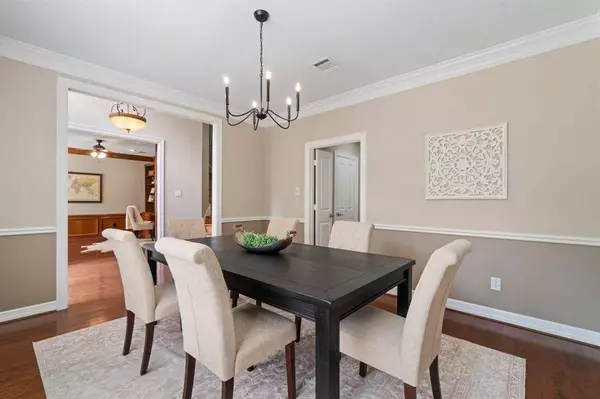 10 Spotted Fawn CT, The Woodlands, TX 77381