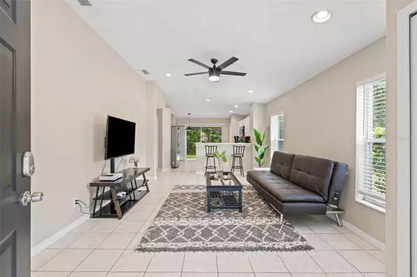 11555 HAMMOCKS GLADE DR, Riverview, FL 33569