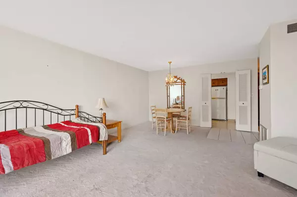 5855 N Sheridan RD SE #10G, Chicago, IL 60660