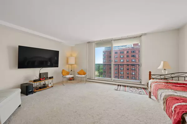 5855 N Sheridan RD SE #10G, Chicago, IL 60660