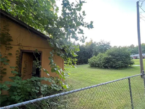 612 Sebastian LN, Pleasant Garden, NC 27313