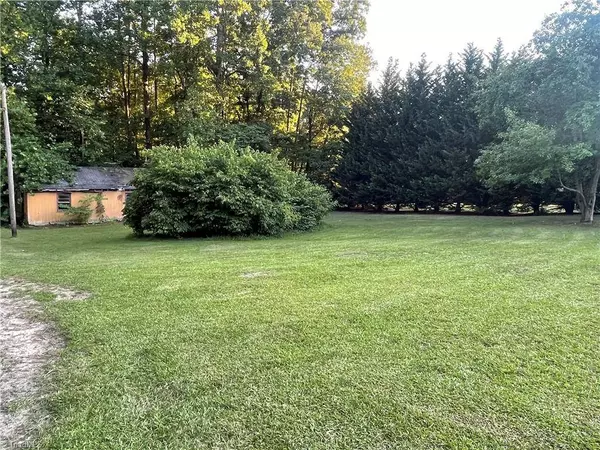 612 Sebastian LN, Pleasant Garden, NC 27313