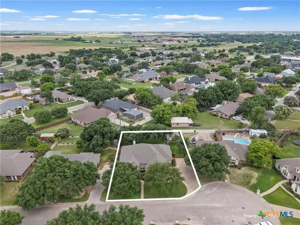 413 Northridge CIR, West, TX 76691