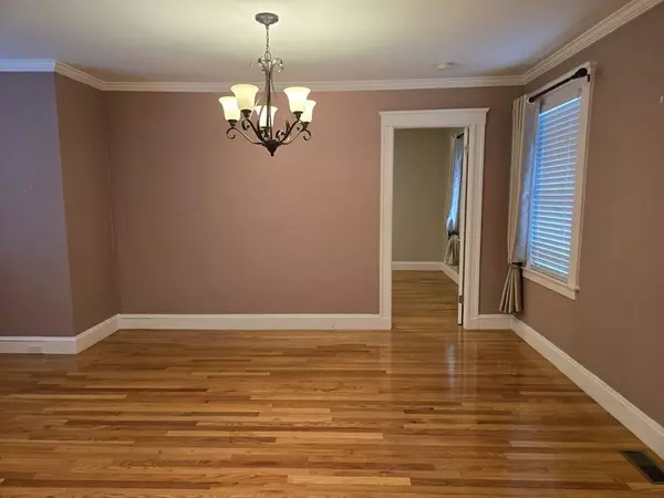 838 Worcester, Wellesley, MA 02482