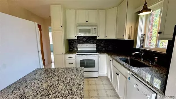 29480 HOOVER Road, Warren, MI 48093