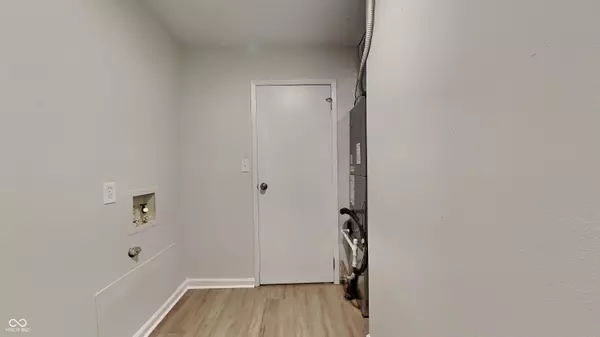 6909 Wildwood CT, Indianapolis, IN 46268