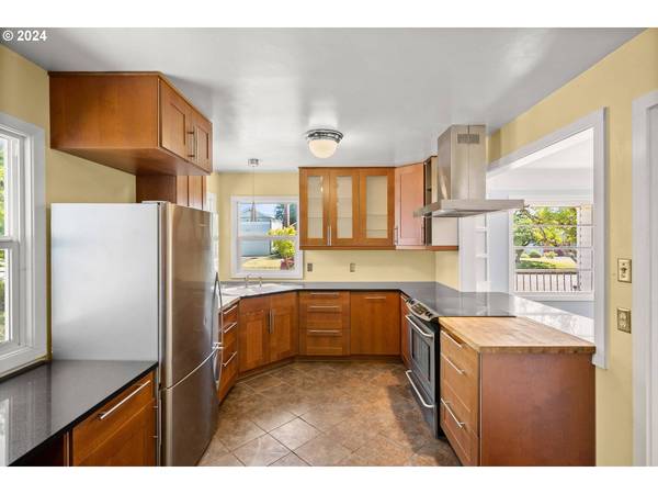 3815 NE WEBSTER ST, Portland, OR 97211