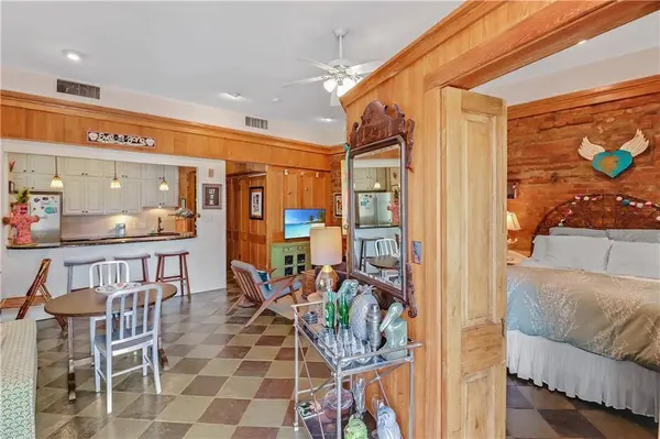 1200 BURGUNDY ST #1, New Orleans, LA 70116