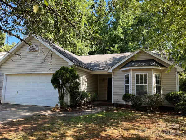 6911 Silver Garden LN, Charlotte, NC 28216