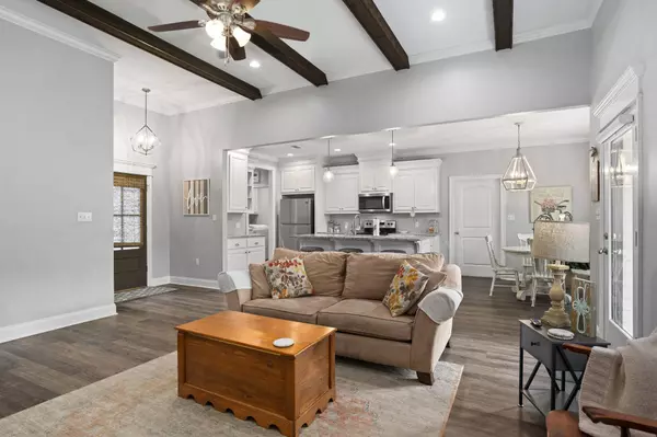 7 Lou Cir, Petal, MS 39465