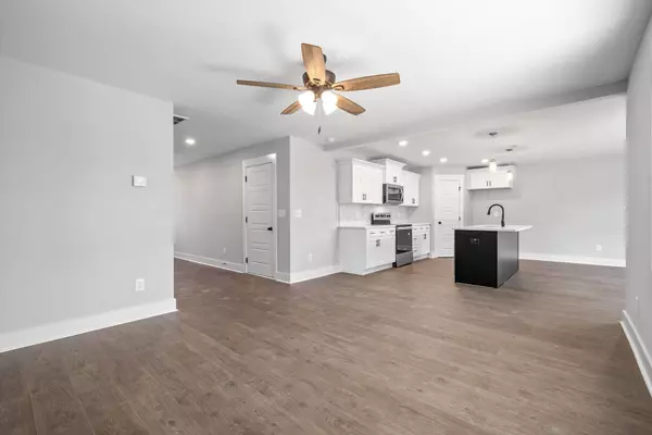 165 MONAGHAN DR, Clarksville, TN 37042