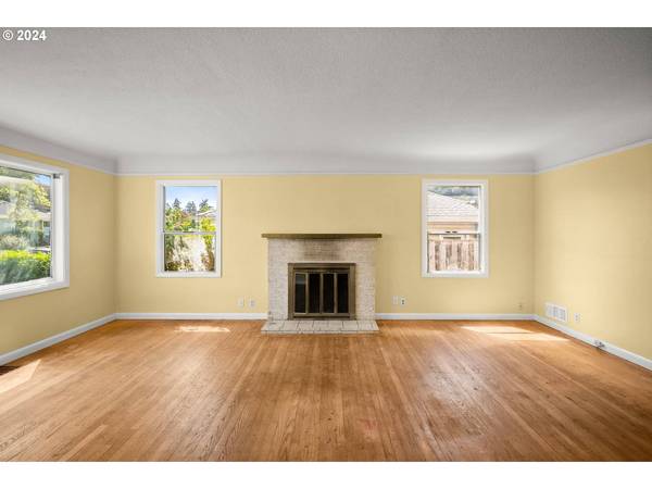 3815 NE WEBSTER ST, Portland, OR 97211