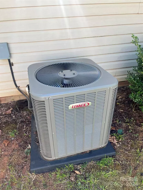 6911 Silver Garden LN, Charlotte, NC 28216