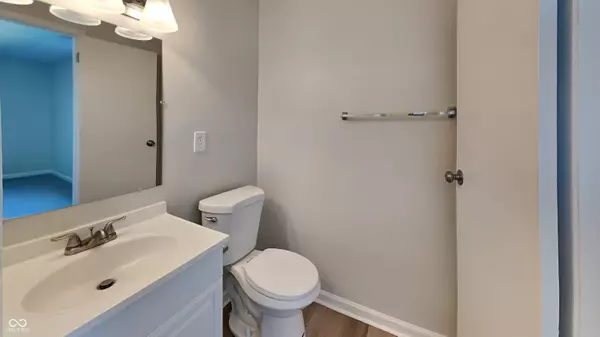 6909 Wildwood CT, Indianapolis, IN 46268