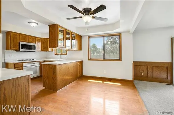 37064 EVERGREEN Drive, Sterling Heights, MI 48310