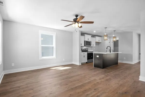 1329 Isaiah Dr, Clarksville, TN 37042