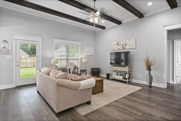 7 Lou Cir, Petal, MS 39465