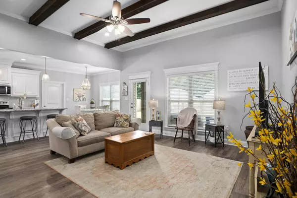 7 Lou Cir, Petal, MS 39465