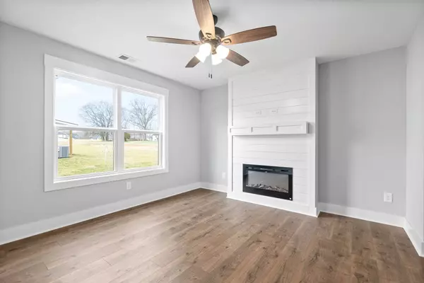 133 Monaghan Dr, Clarksville, TN 37042