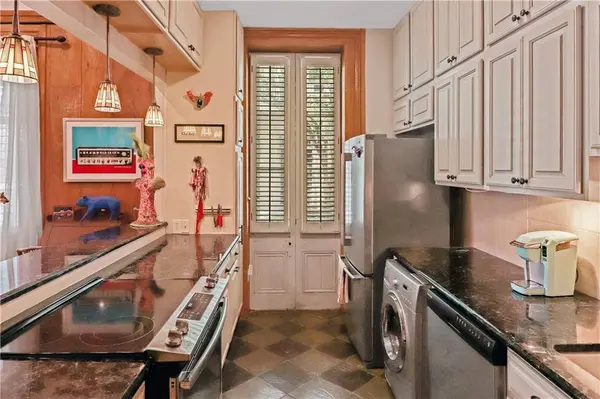 1200 BURGUNDY ST #1, New Orleans, LA 70116