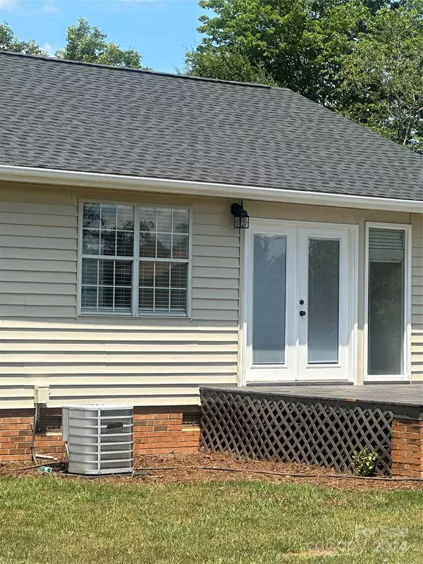 4536 Lakehill DR, Catawba, NC 28609