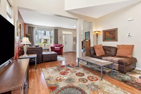 810 County Line RD, Aurora, IL 60502