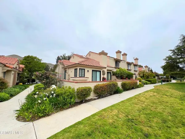 234 Country Club DR #E, Simi Valley, CA 93065