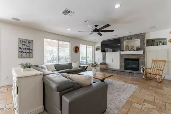 12866 W DOVE WING Way, Peoria, AZ 85383