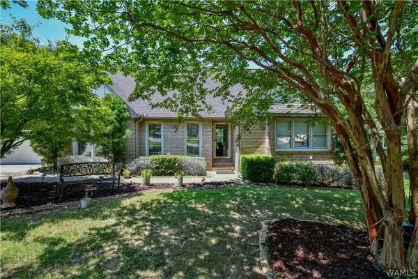 712 Sable LN, Northport, AL 35473